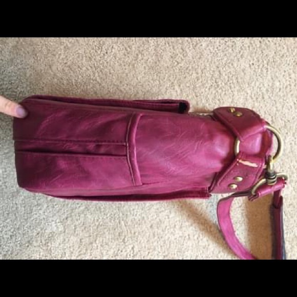 Kelly Moore Classic Camera Bag in Fuchsia - Picture 5 of 5
